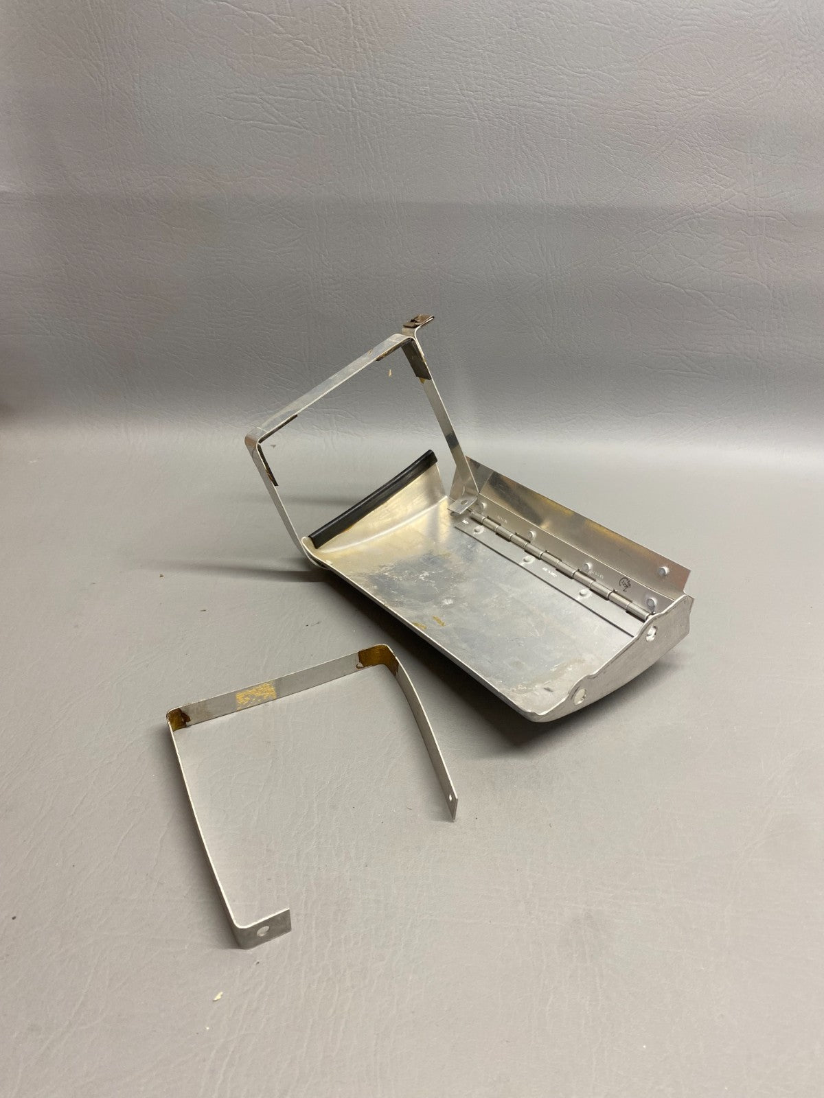 0700311 Cessna Engine Oil Cooler Shutter