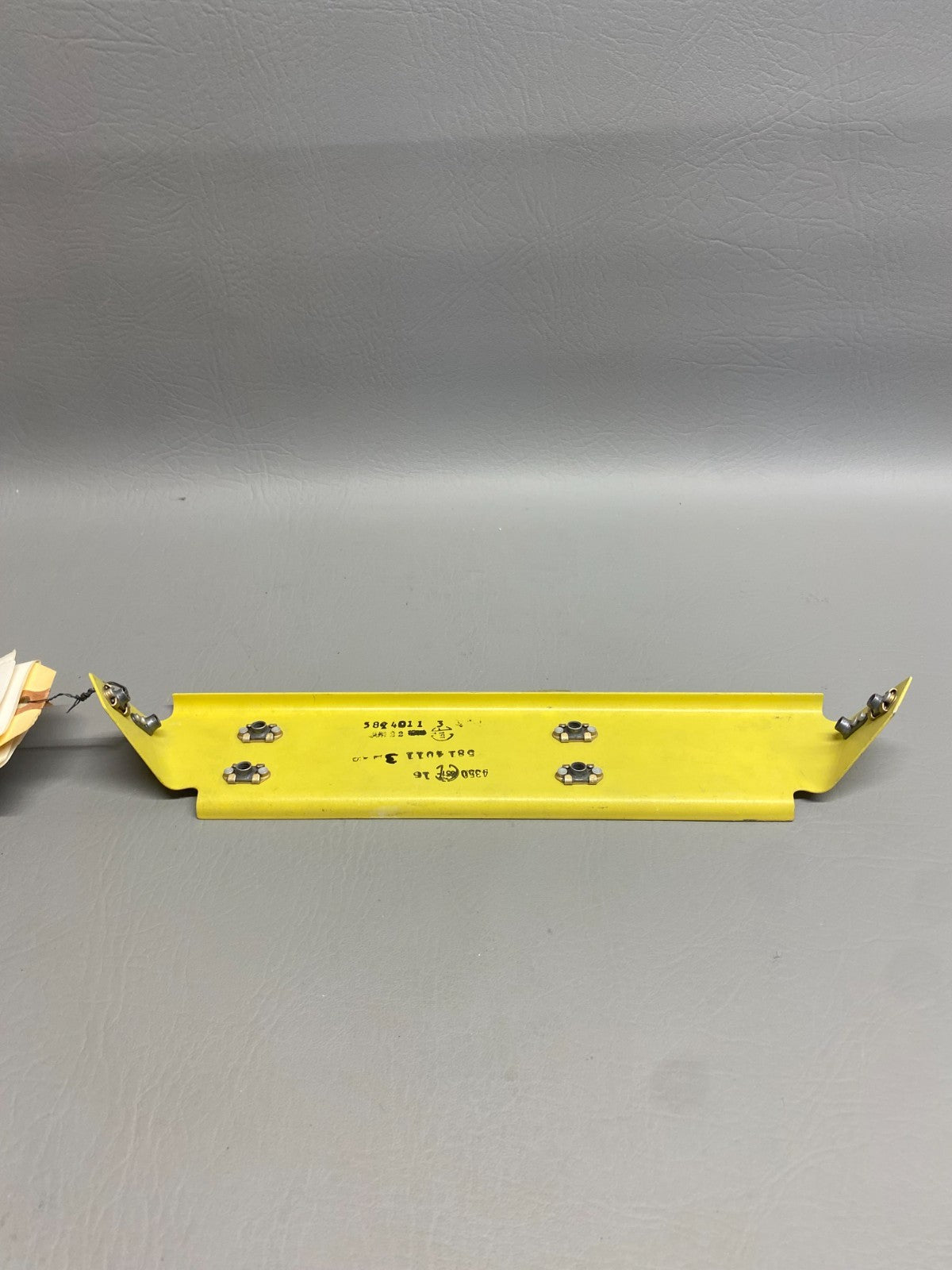 5814011-3 Cessna Bracket