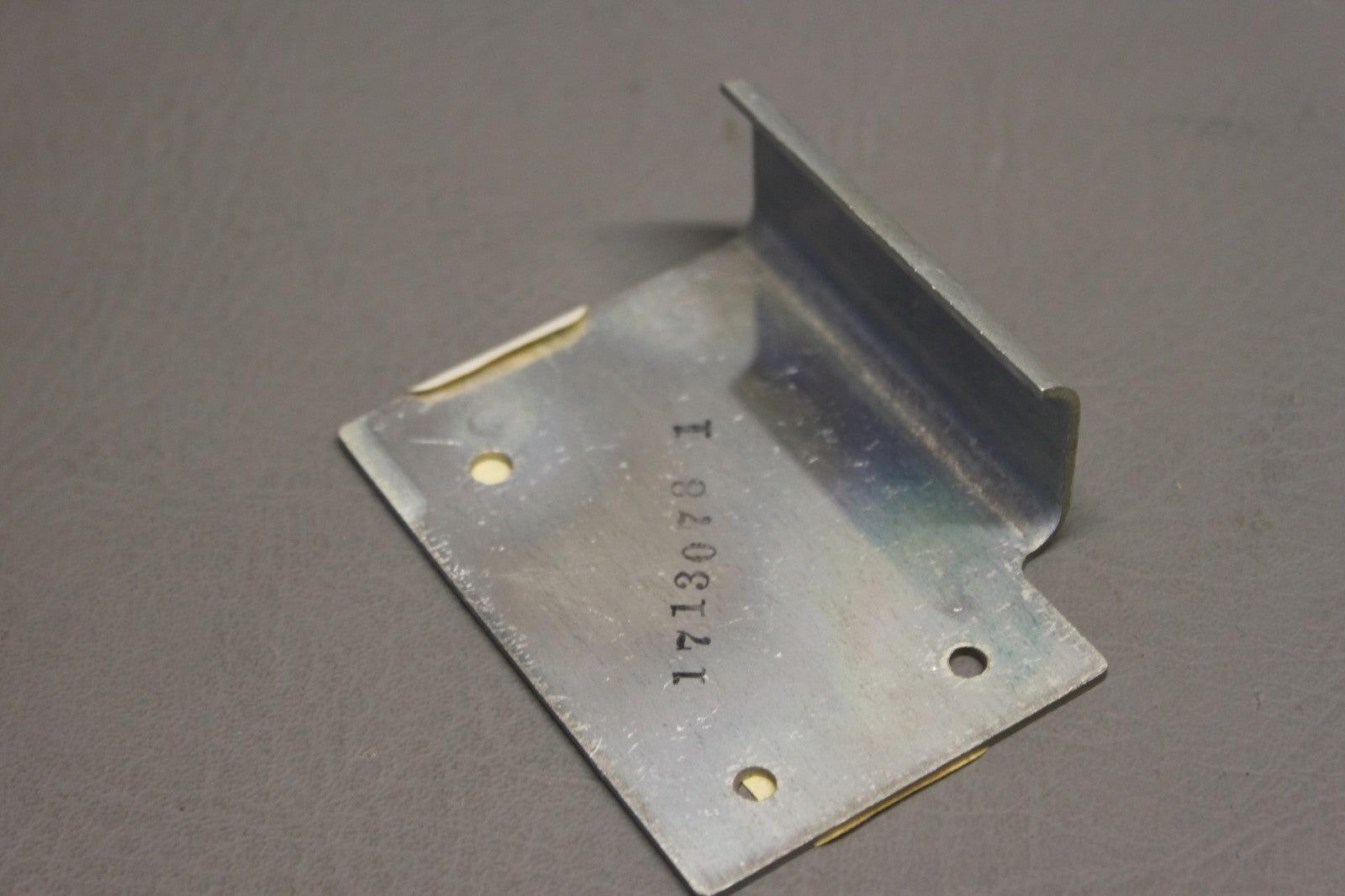 1713078-1 Cessna Bracket