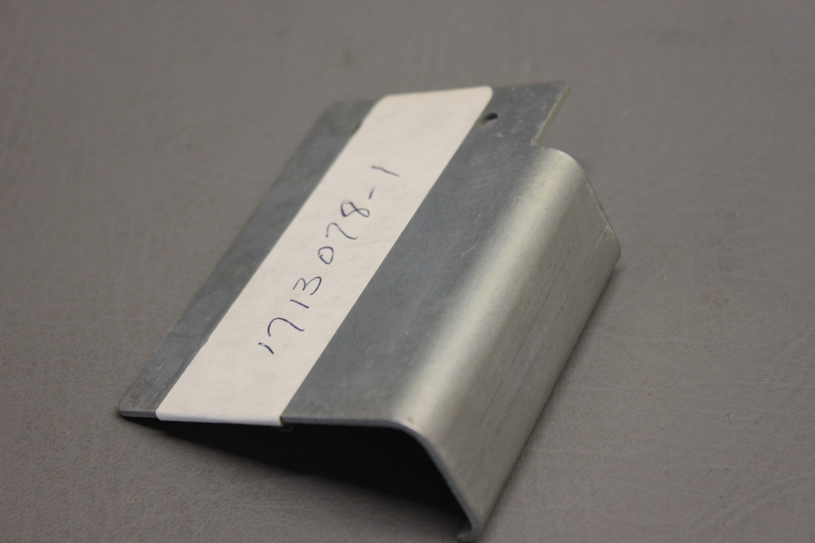 1713078-1 Cessna Bracket