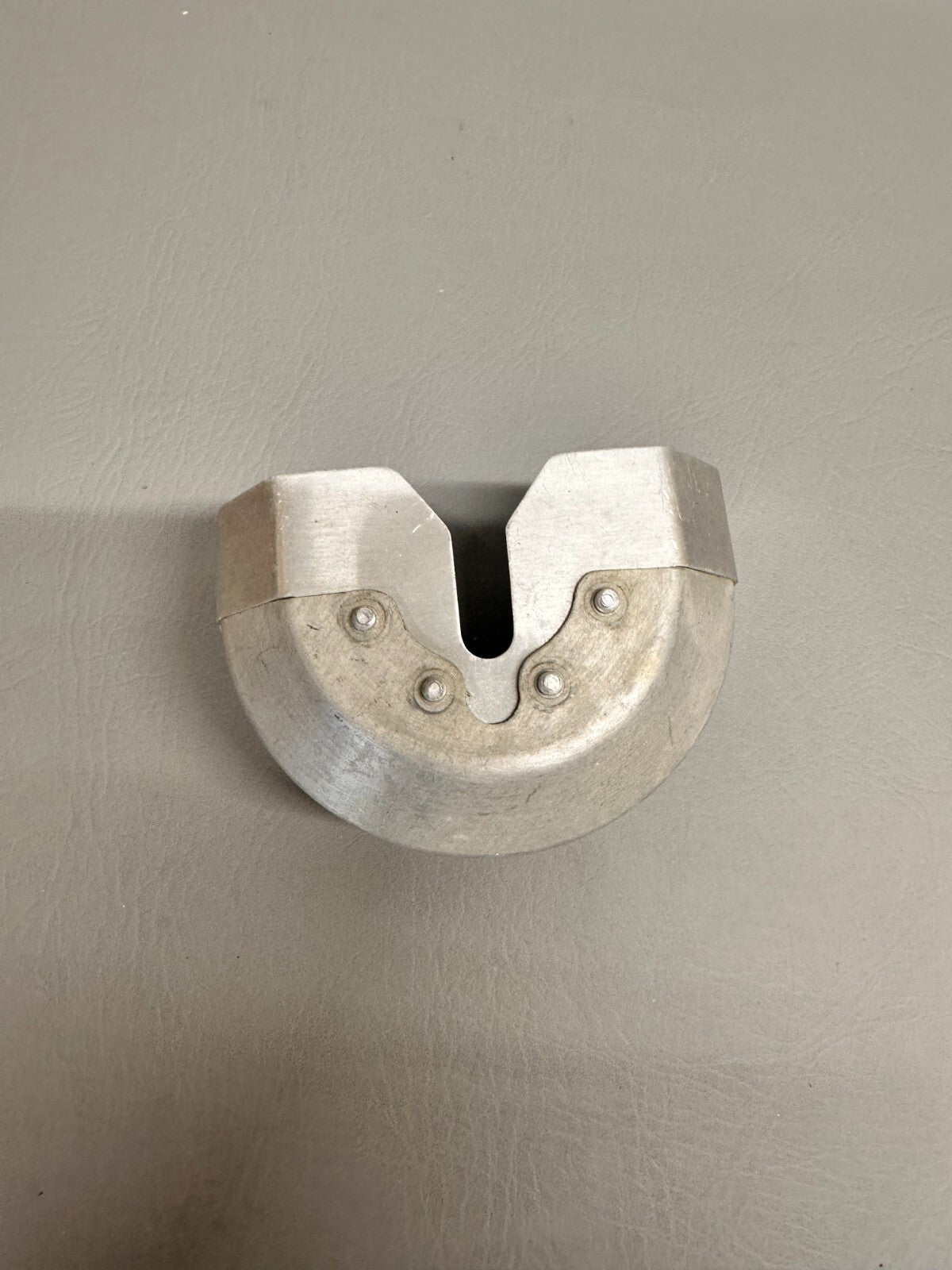 5056011-4 Cessna Shield