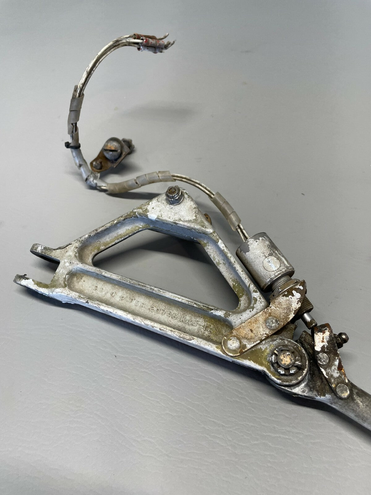 Piper Main Landing Gear Link Assy P/N 20766