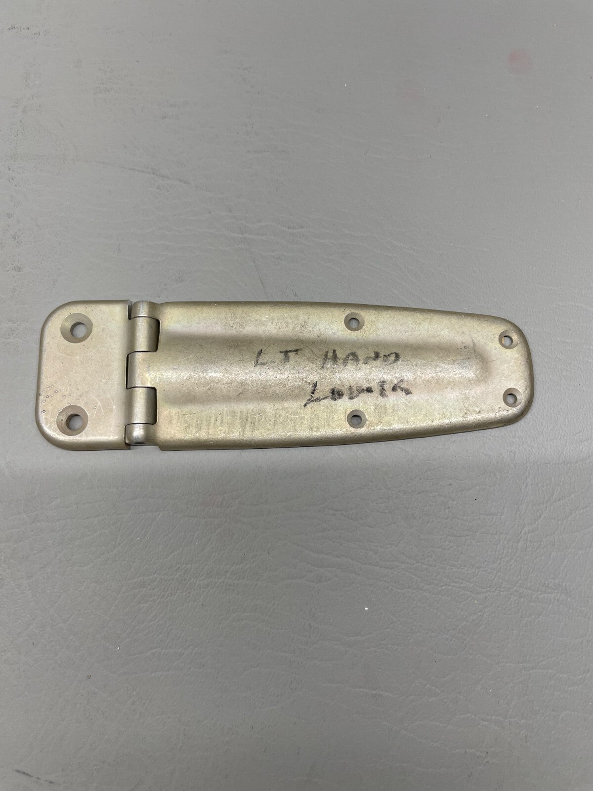 Cessna 150 Door Hinge P/N 0711037-498 (NEW)