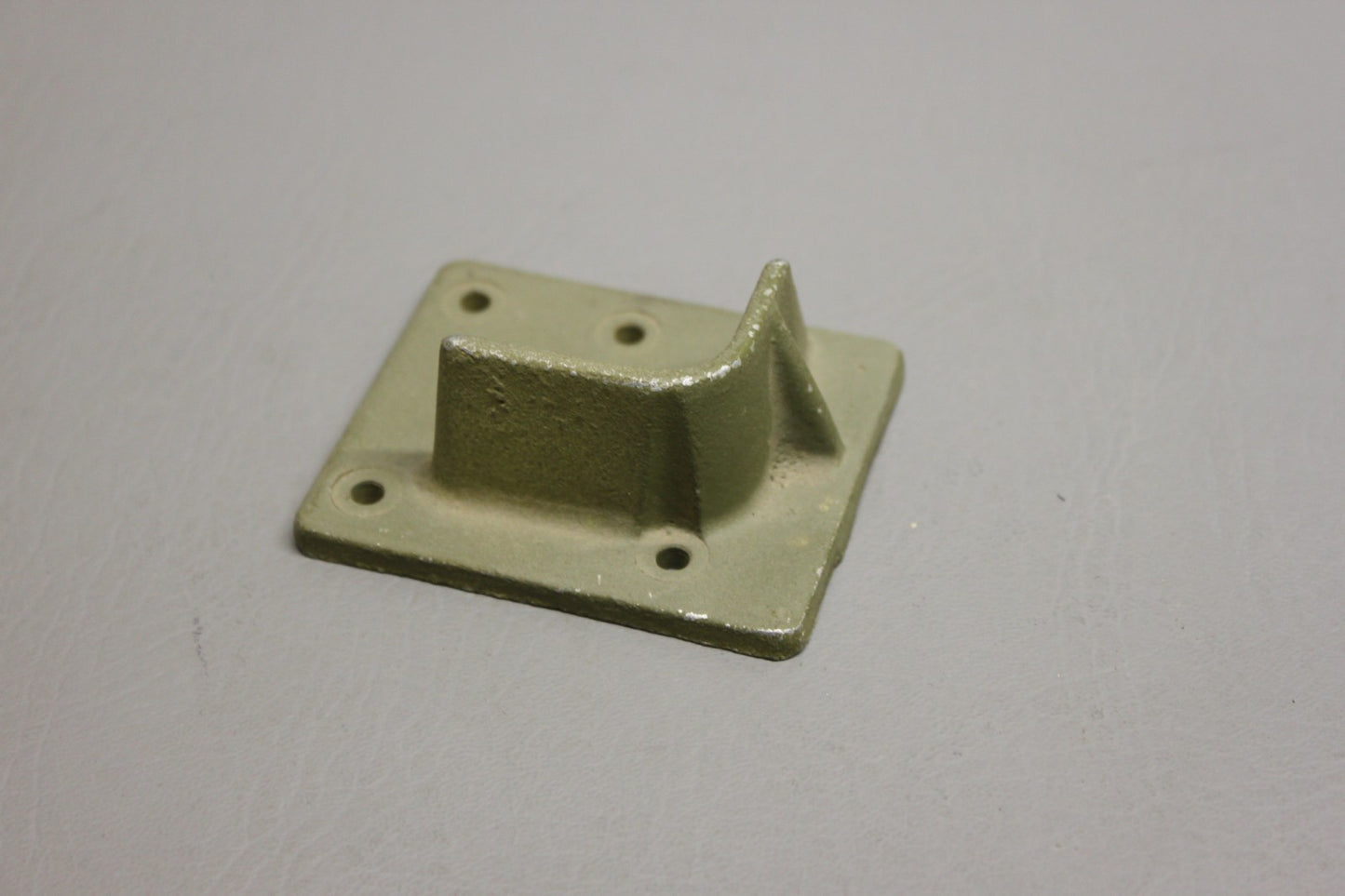 2114573 Cessna Bracket