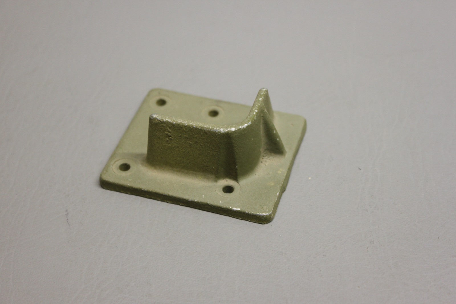2114573 Cessna Bracket