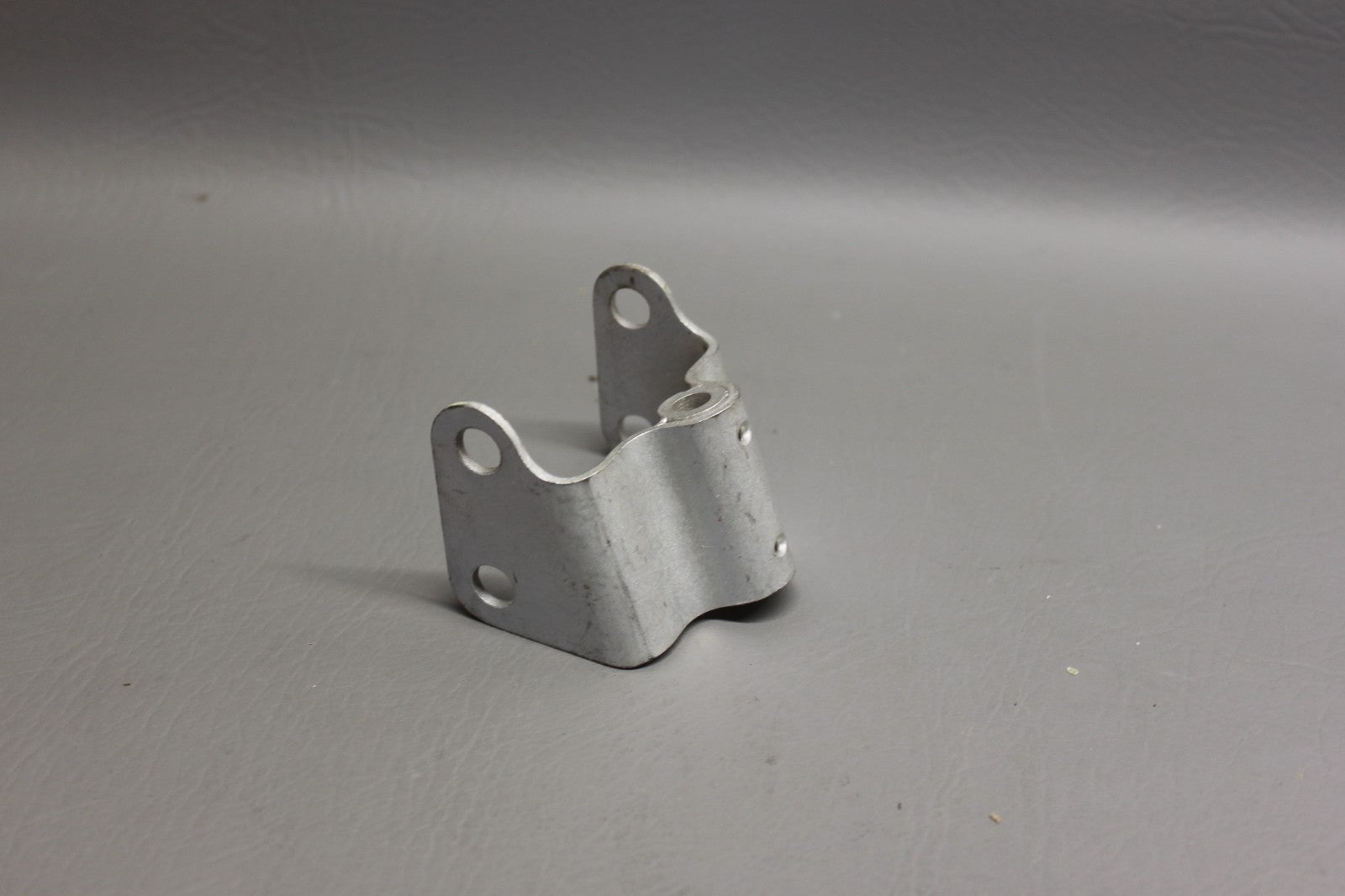 0742126-1 Cessna Bracket
