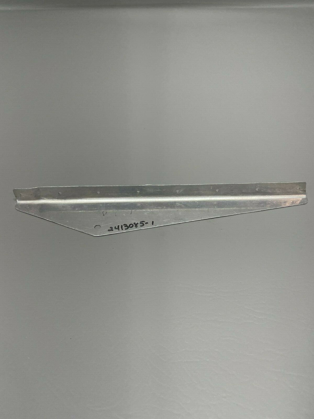 Cessna 172RG Nose Gear Door Hinge Bracket LH FWD P/N 2413085-1