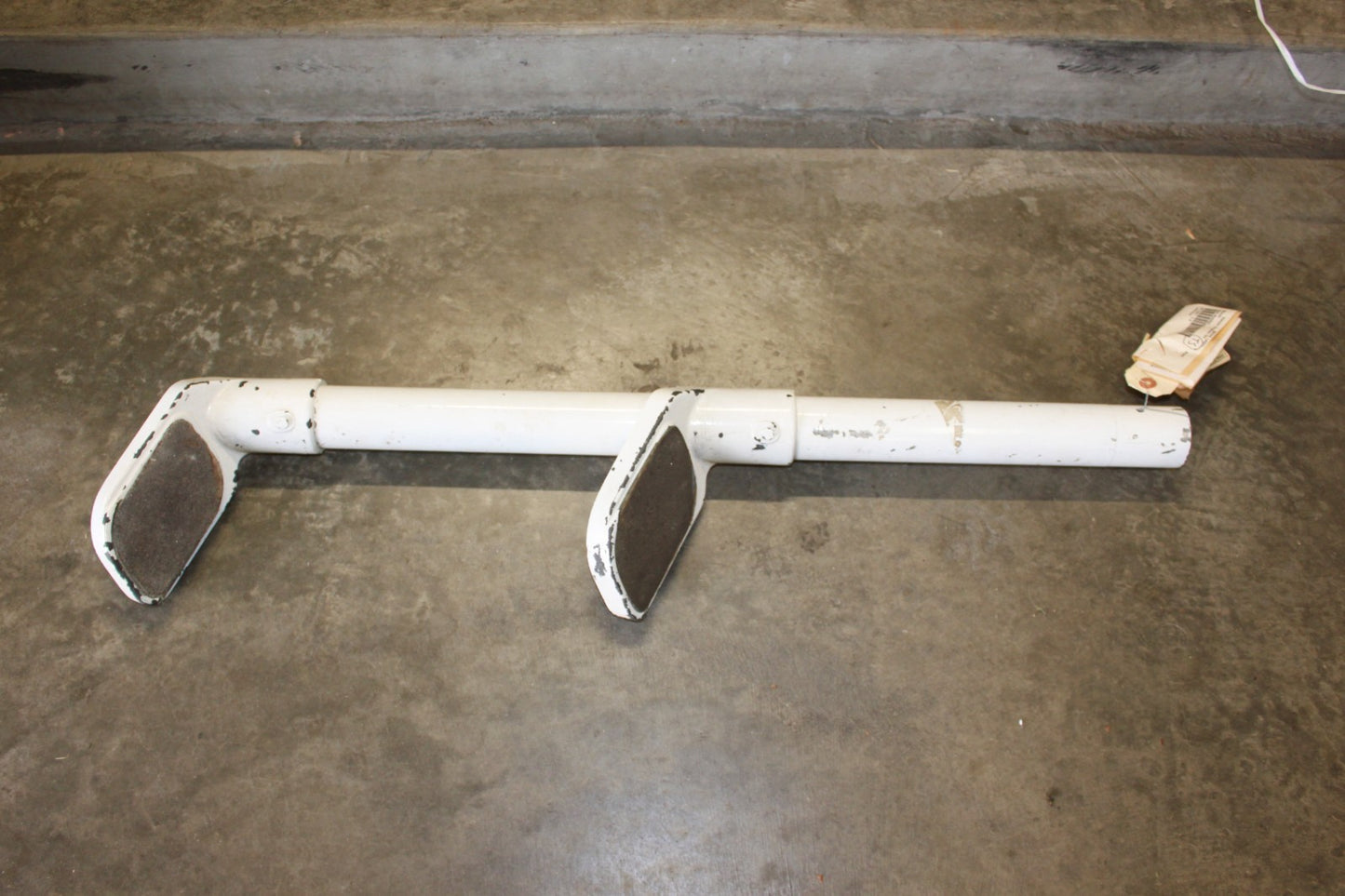 0811901-2 Cessna 310G Retractable Strut Step Assembly