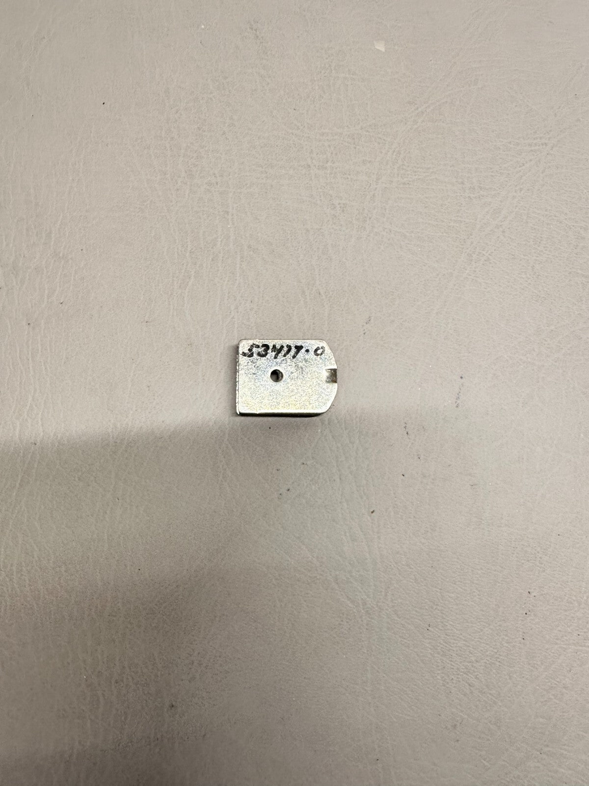 53477-000 Piper Door Catch