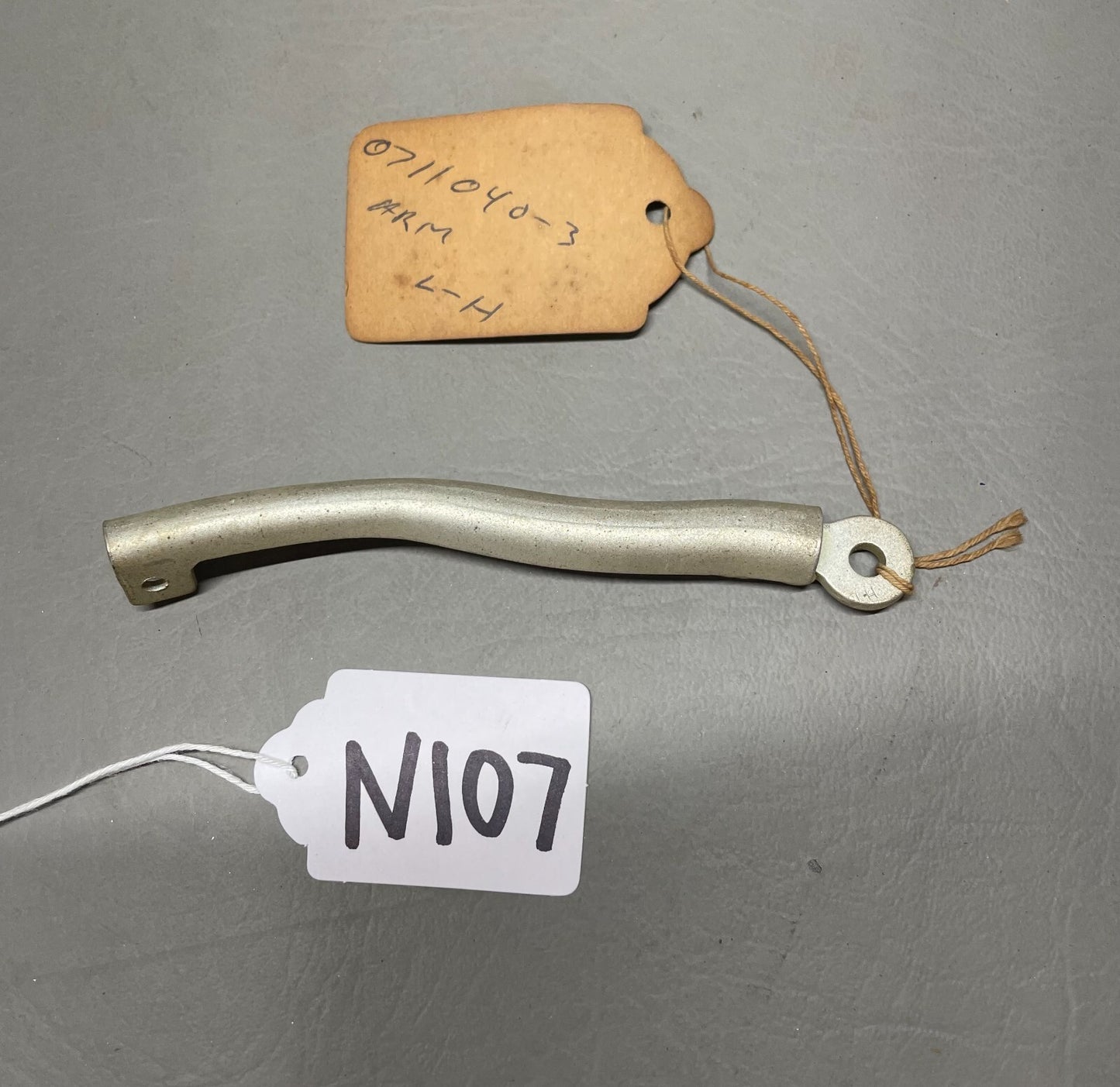 Cessna Door Stop Arm P/N 0711040-3 (NEW)