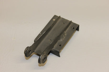 41881-002 Piper Hinge Assy