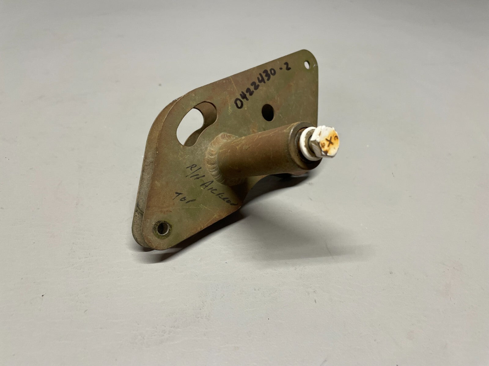 Cessna Aileron Bell Crank RH P/N 0422430-2