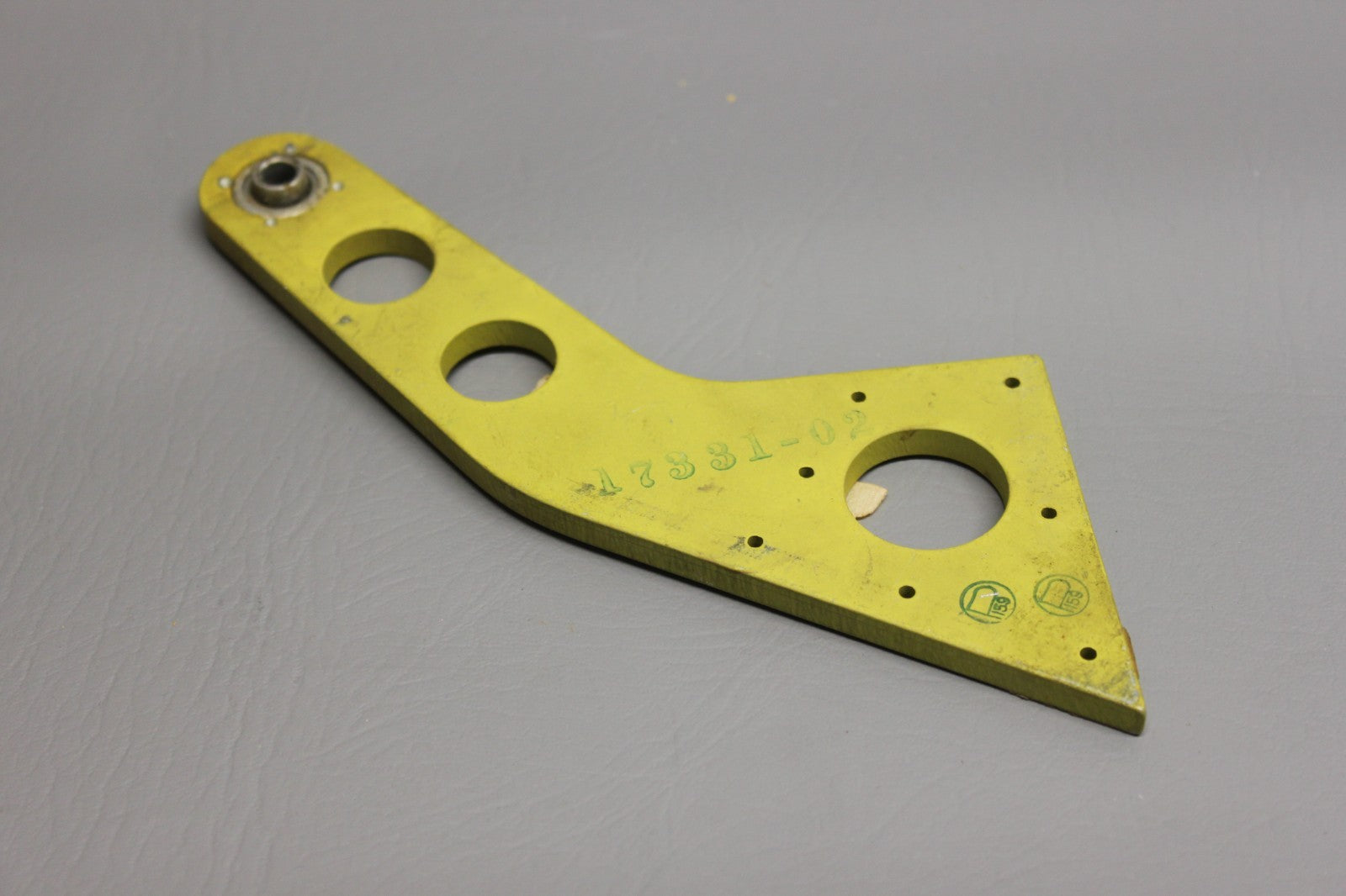 17331-002 Piper PA23-250 Flap Hinge Center Bracket