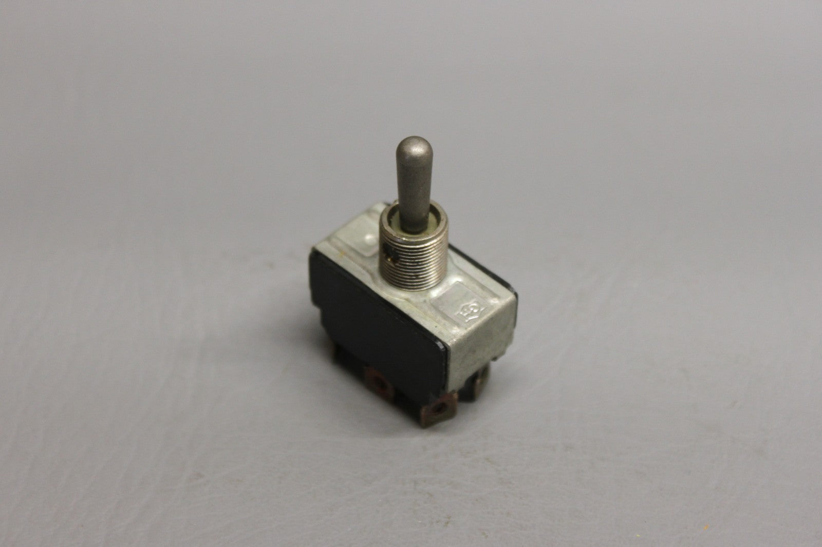 487-770 Piper Navigation Light Switch