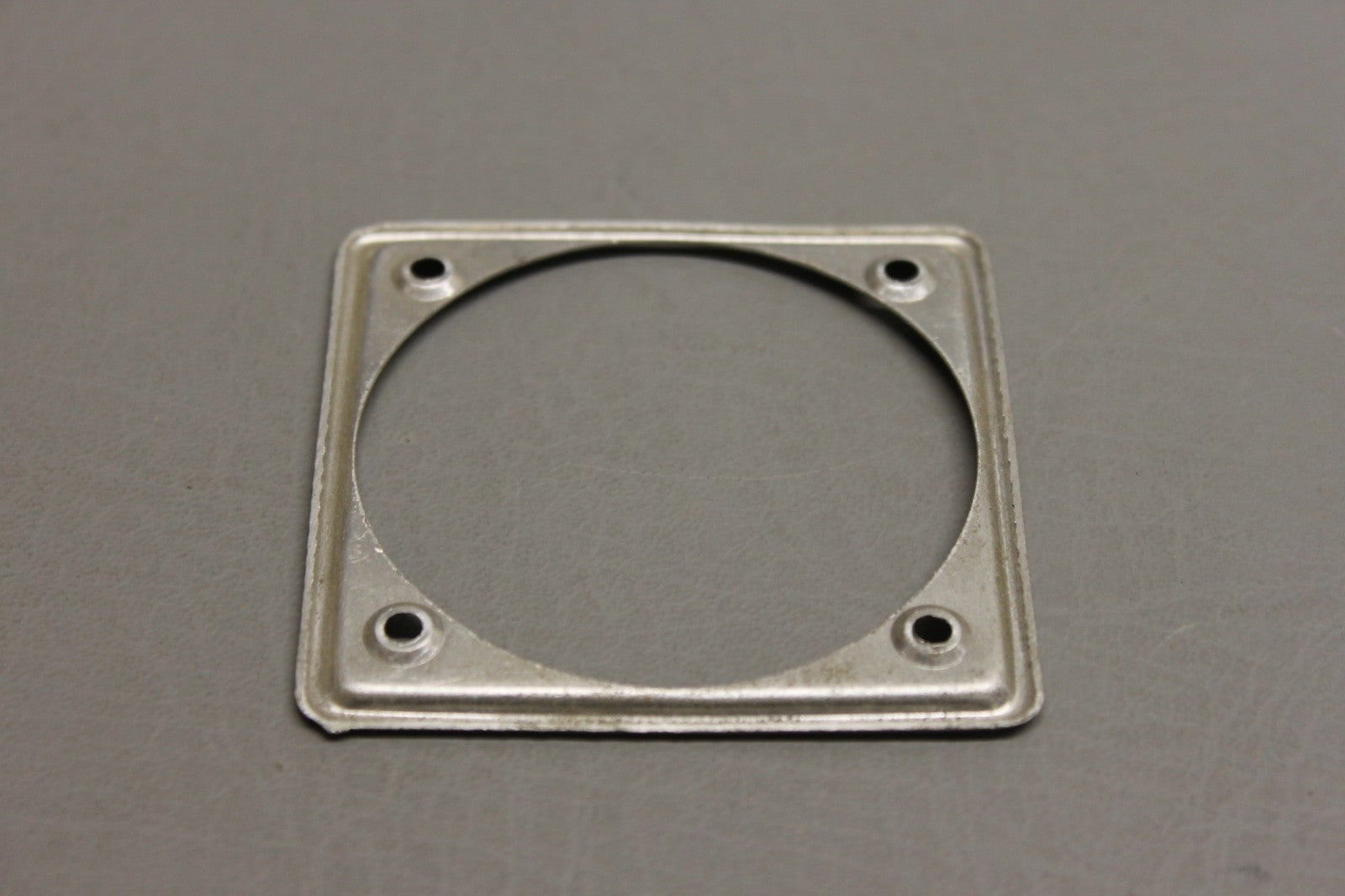 0713208-1 Cessna Escutcheon Silver