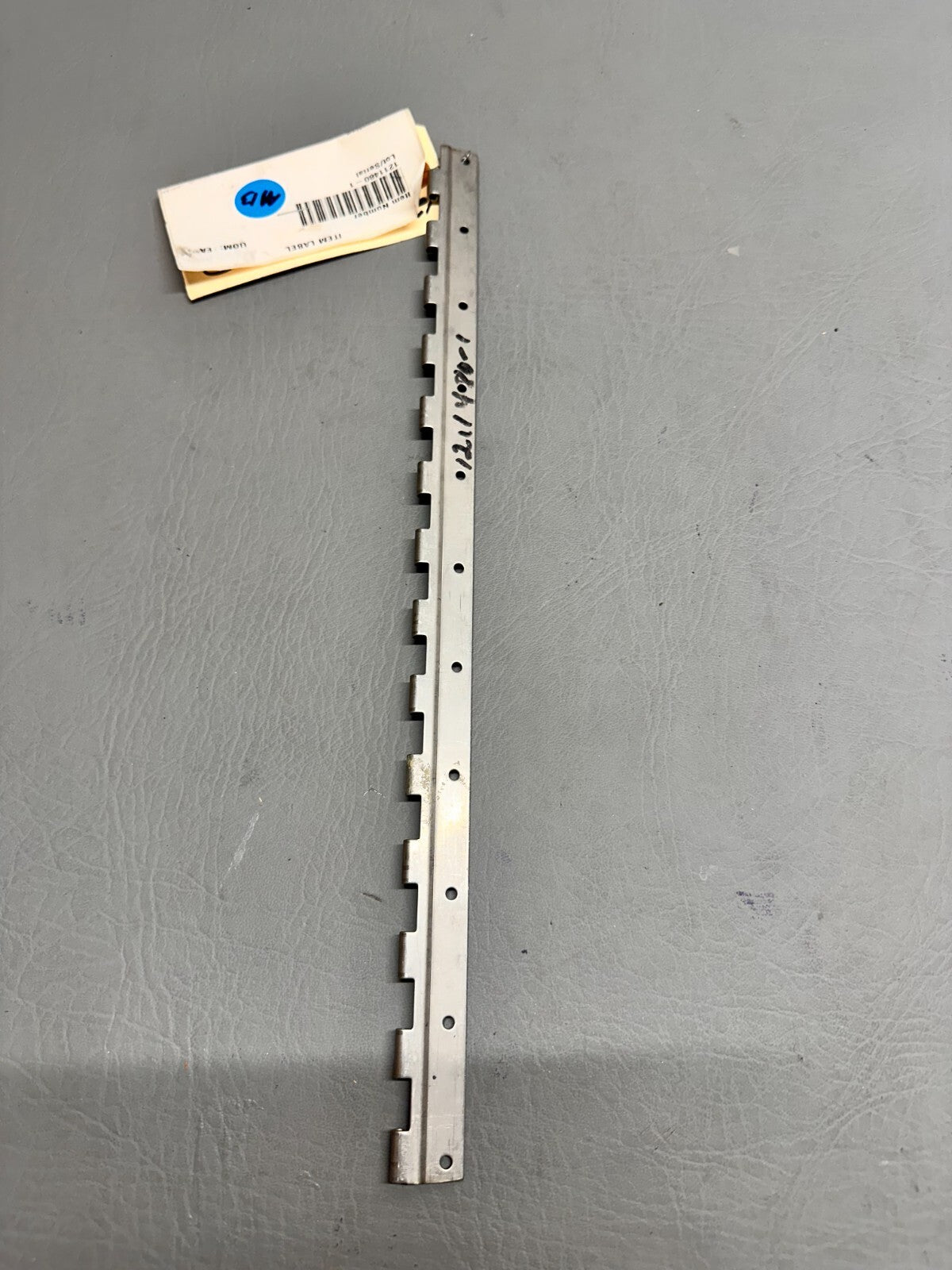 1211480-1 Cessna Hinge