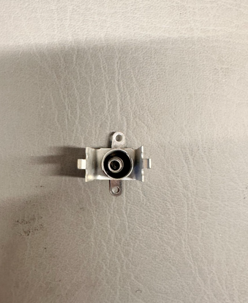 67418-000 Piper Holder