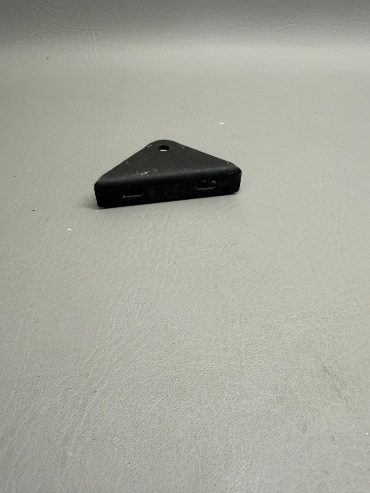 24039-000 Piper Exhaust Stack Hanger