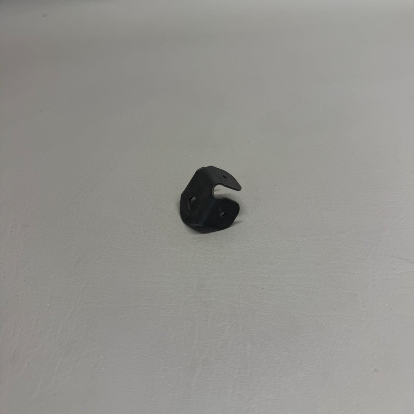 42231-000 Piper Bracket Assy