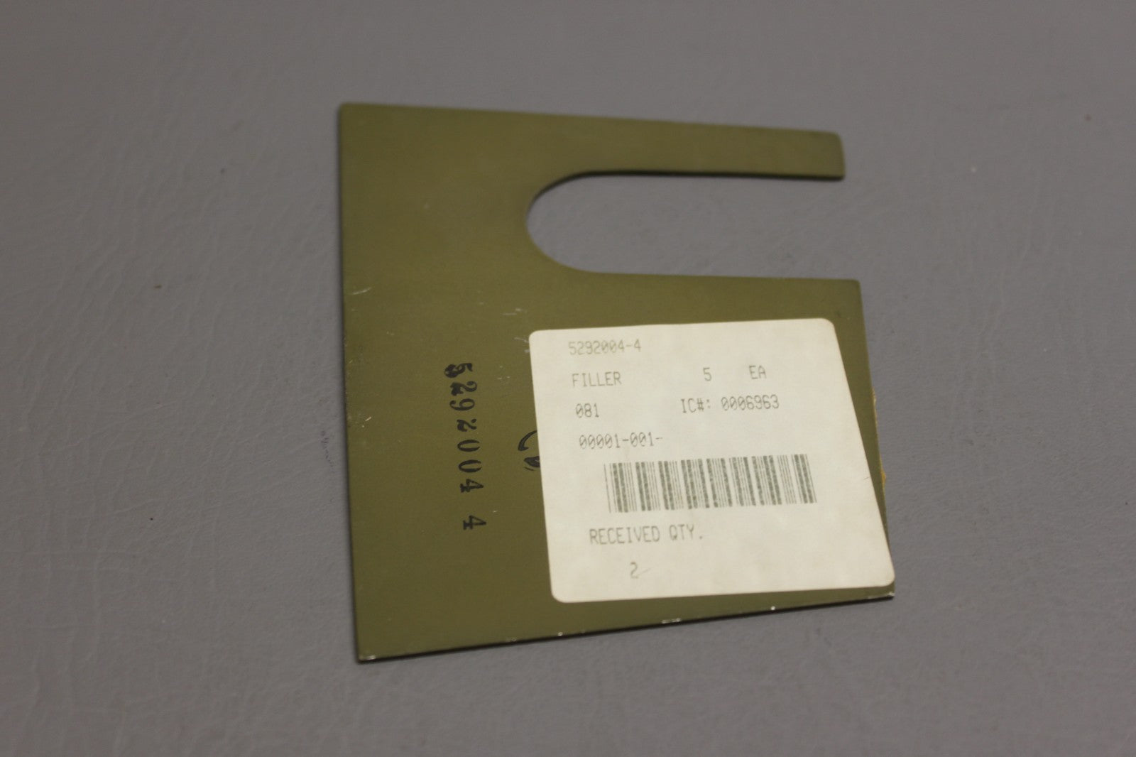 5292004-4 Cessna Filler