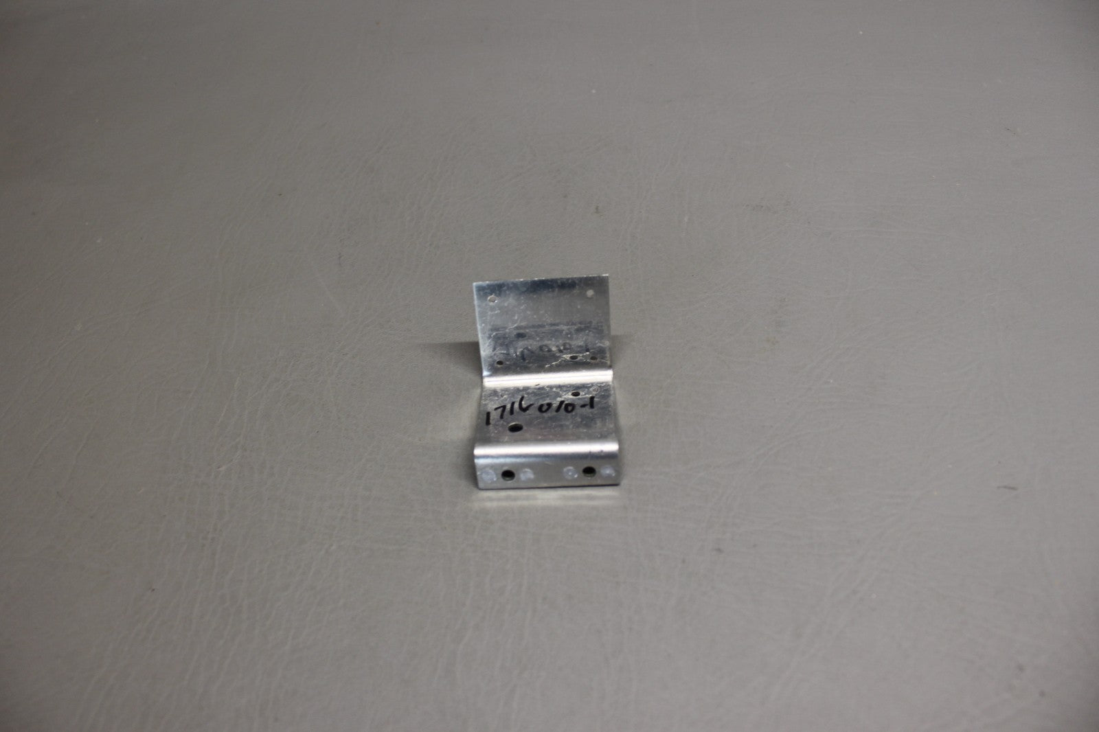 1716010-1 Cessna Fuel Selector Valve Support Bracket