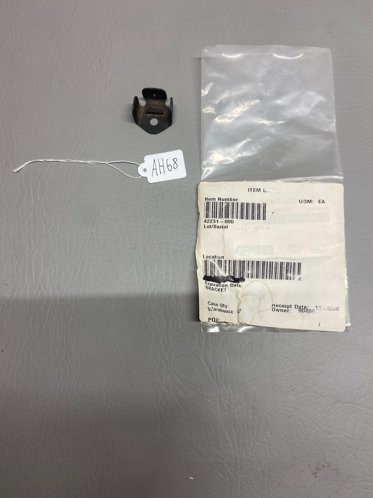 42231-000 Piper Bracket Assy