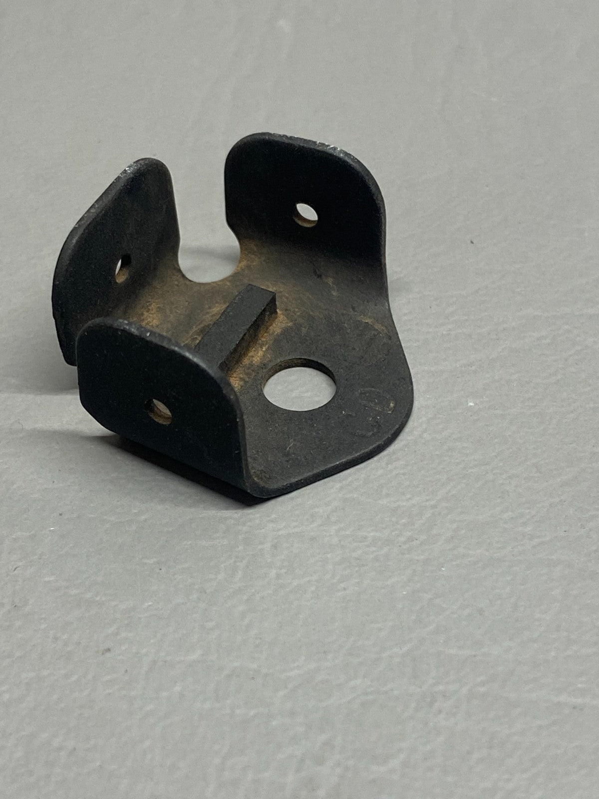 42231-000 Piper Bracket Assy