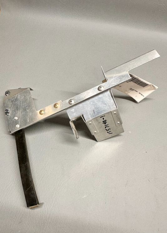 1557143-4 Cessna Baffle Assy