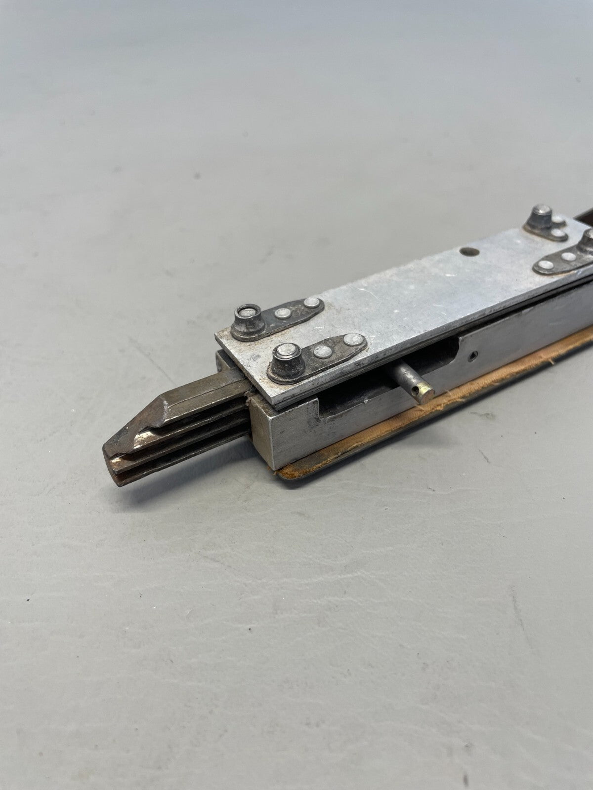Cessna 177 Cabin Door Latch Assy RH P/N 1511206-11, 1717049-2