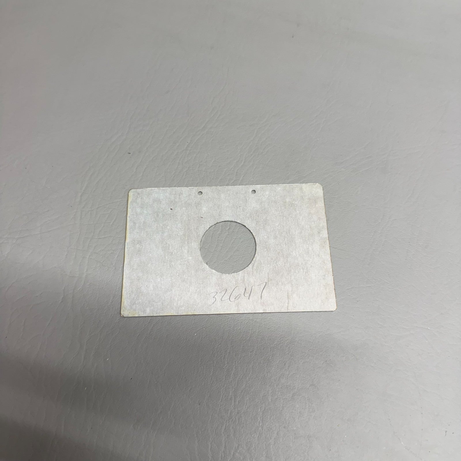 32647-000 Piper Nose Placard