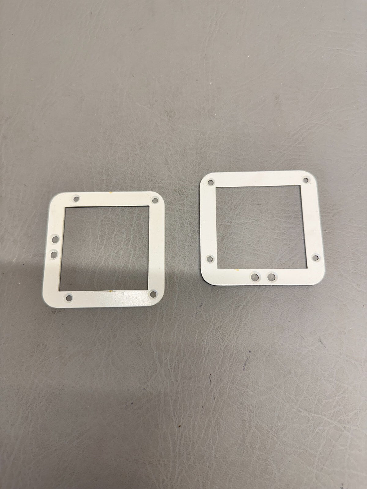 14240-002 Piper Vent Plate (PAIR)