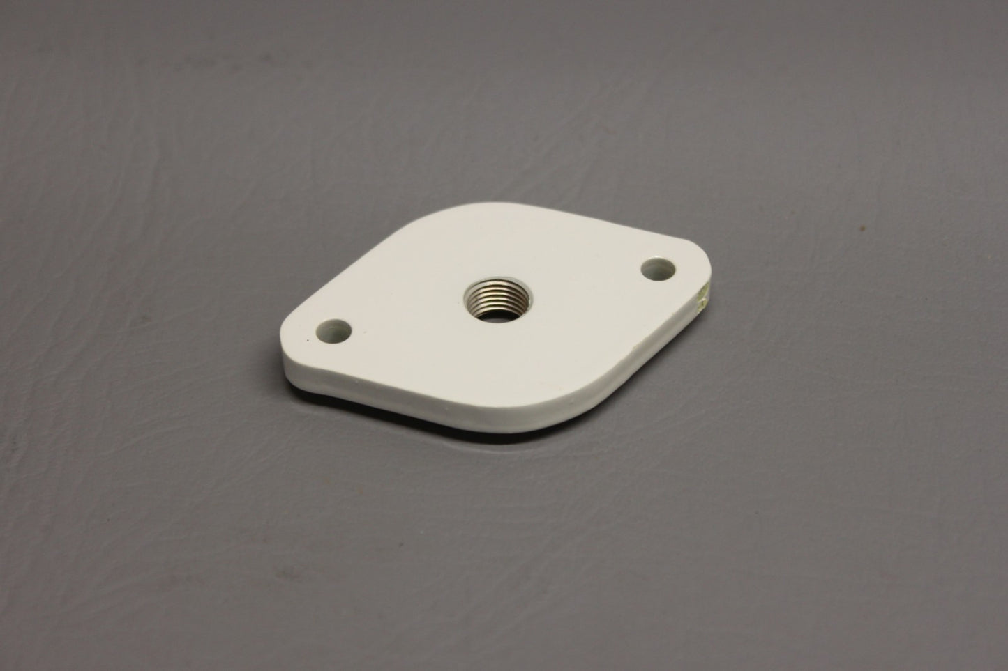 50-921610 Beechcraft Fuel Strain Plate