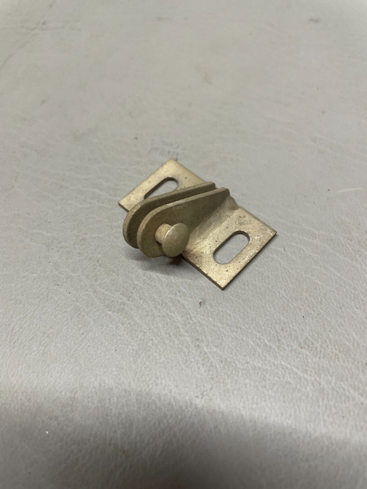 Cessna 180/185 Door Stop Hinge P/N 0711039-1 (NEW)