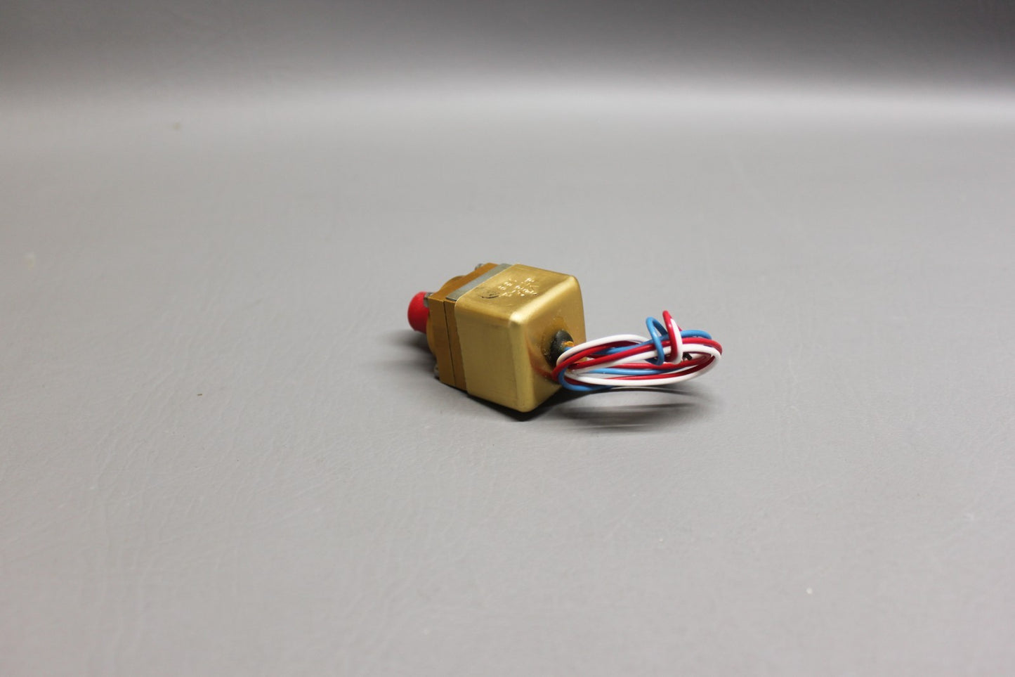 637-2 Vep Aircraft Pressure Switch (Cessna, Beechcraft)