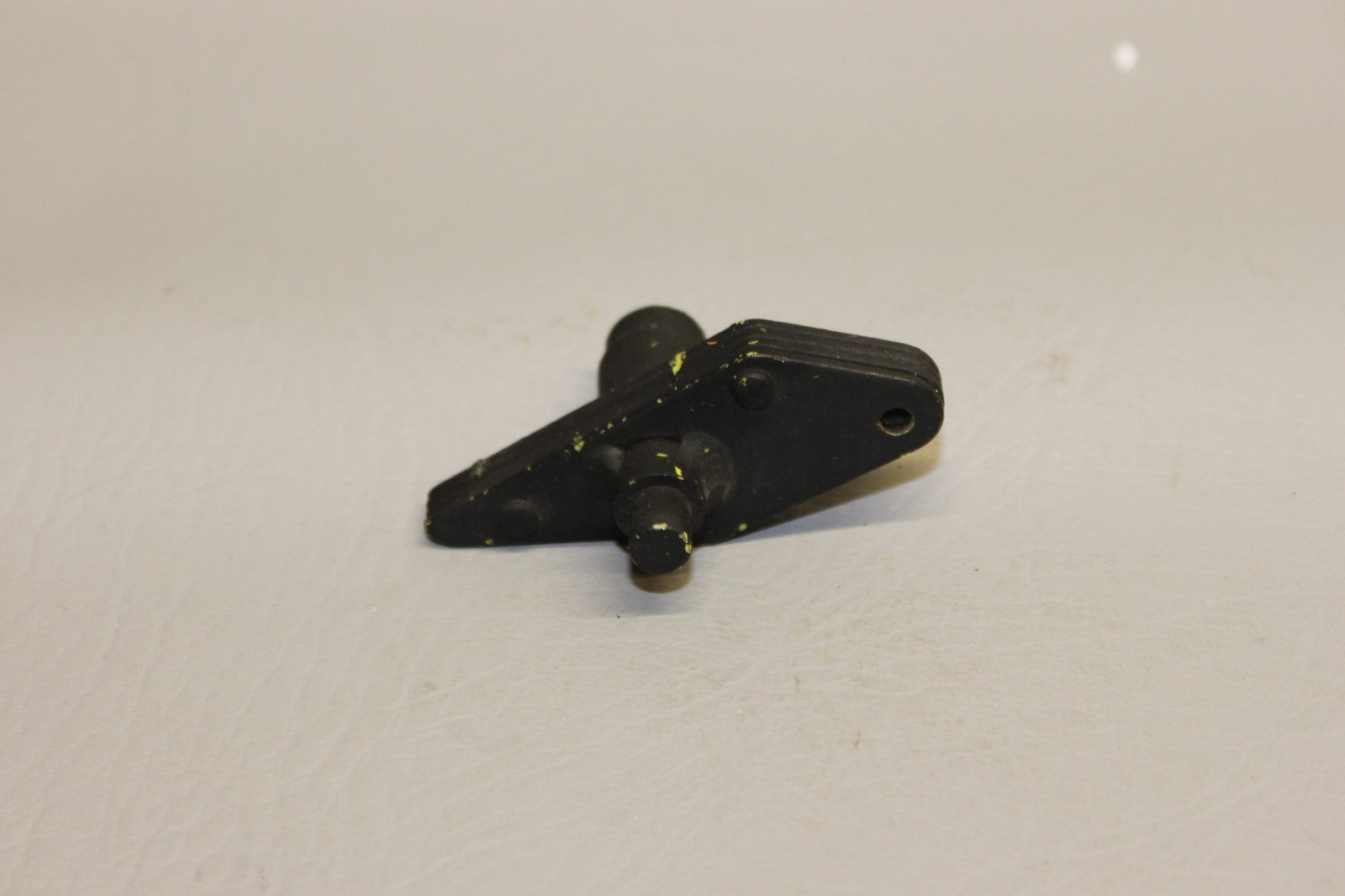23353-004 Piper Door Latch Plate Shaft