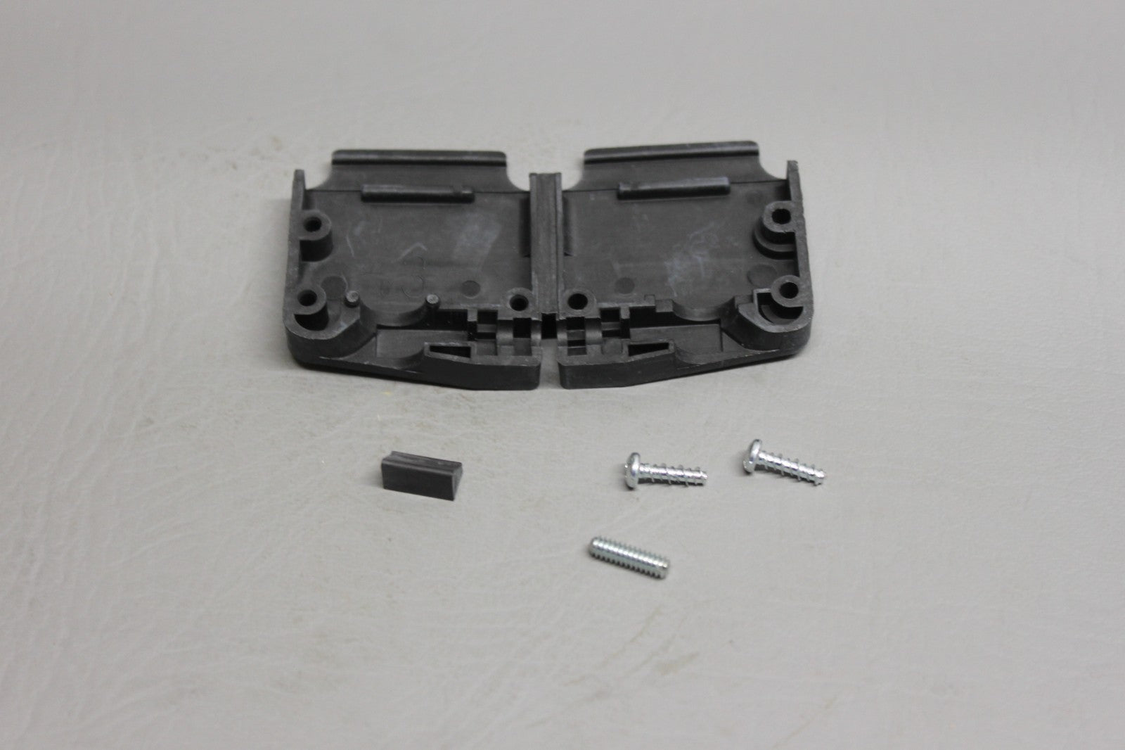 205718-1 TE Connectivity Hood
