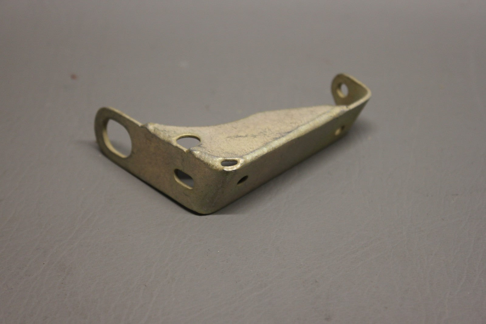 35-994051-13 Beechcraft Bracket