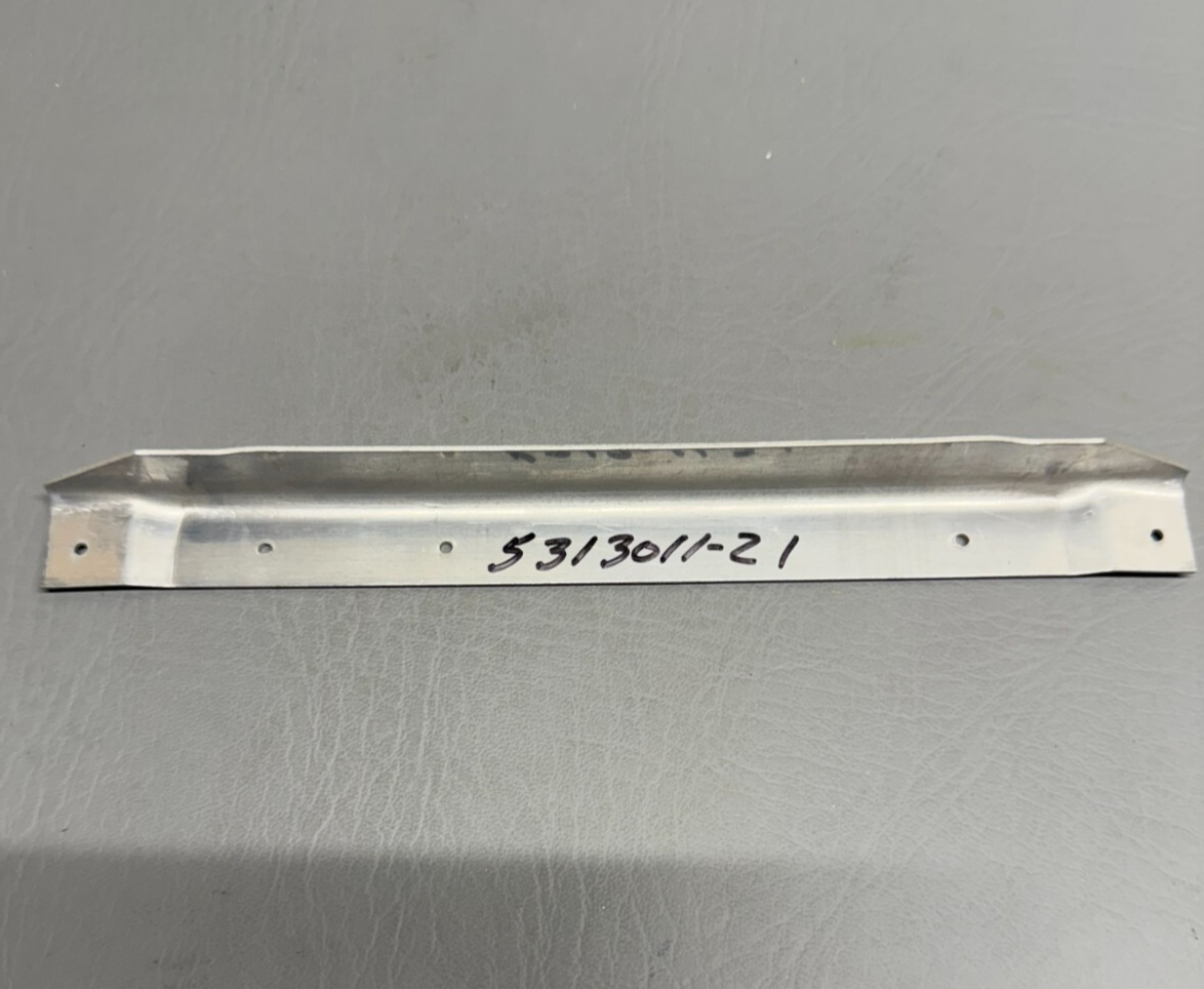 5313011-21 Cessna Angle