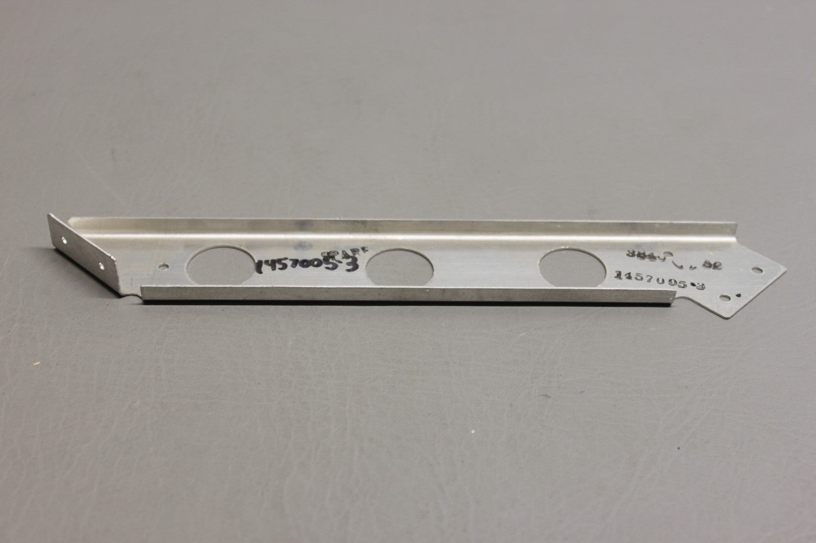 1457005-3 Cessna Bracket