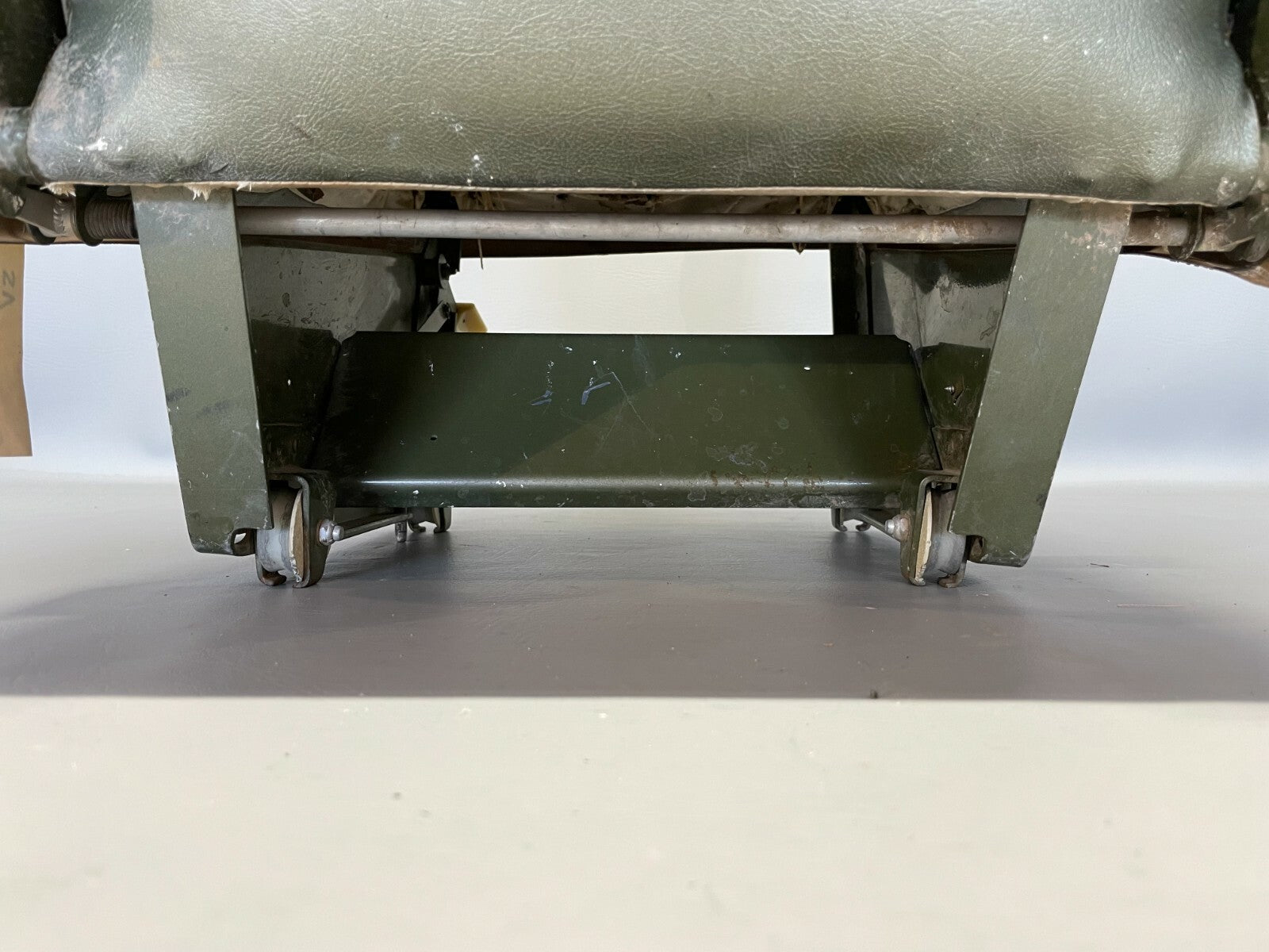 Cessna 177 Cardinal Front Seat Assy P/N 1715004-2
