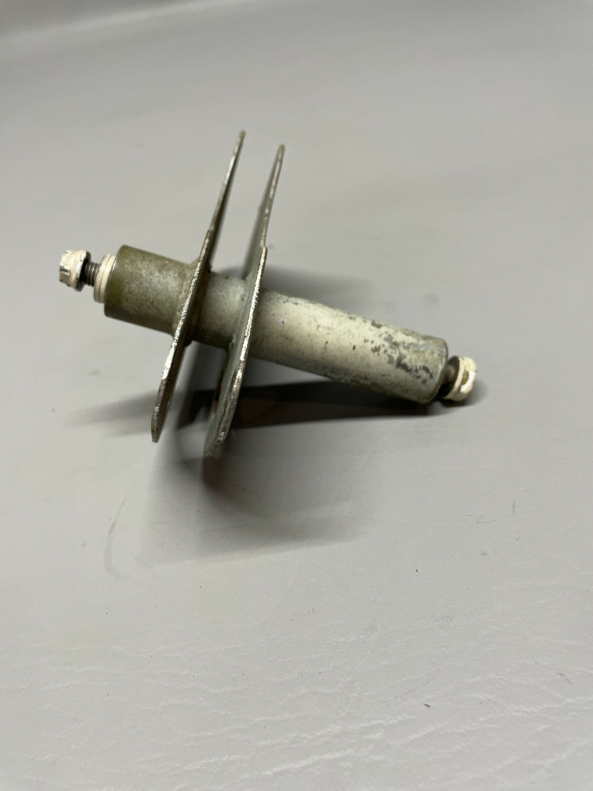 Cessna A185F/172N Aileron Bellcrank Assy LH P/N 0422430-1