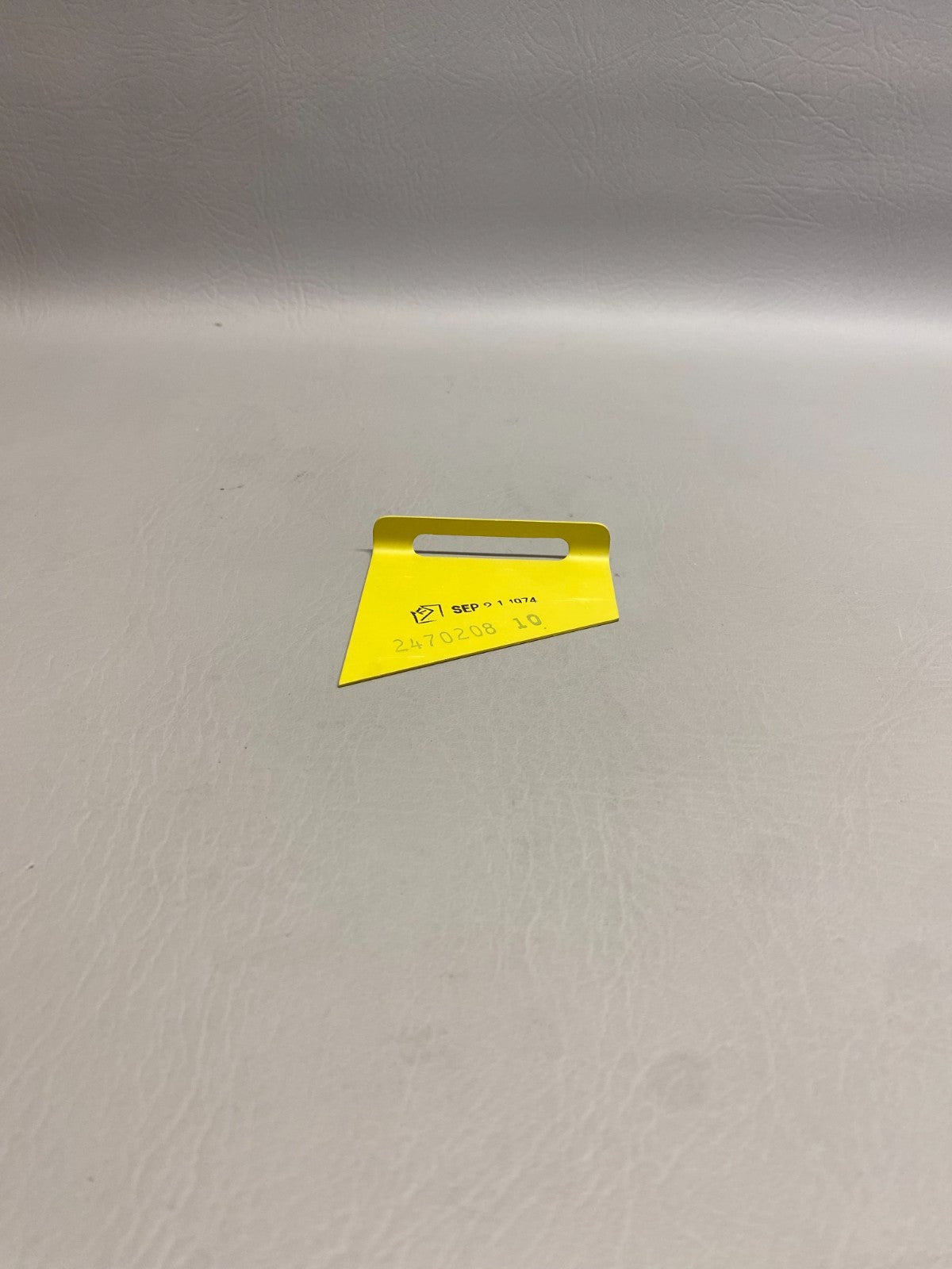 2470208-10 Learjet Angle