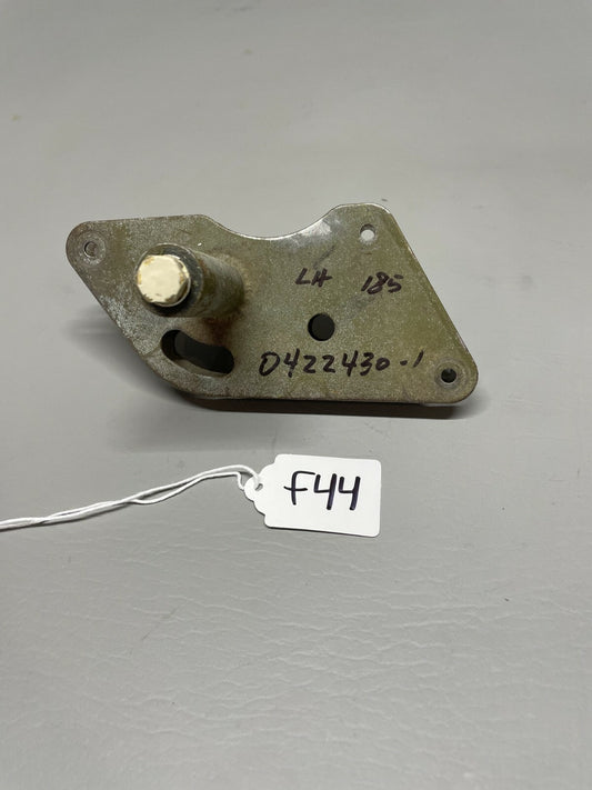 Cessna A185F/172N Aileron Bellcrank Assy LH P/N 0422430-1