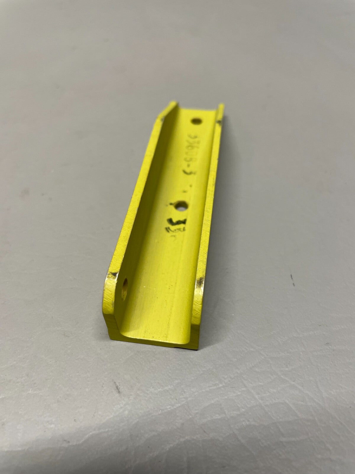 Piper Flap Hinge P/N 33608-003