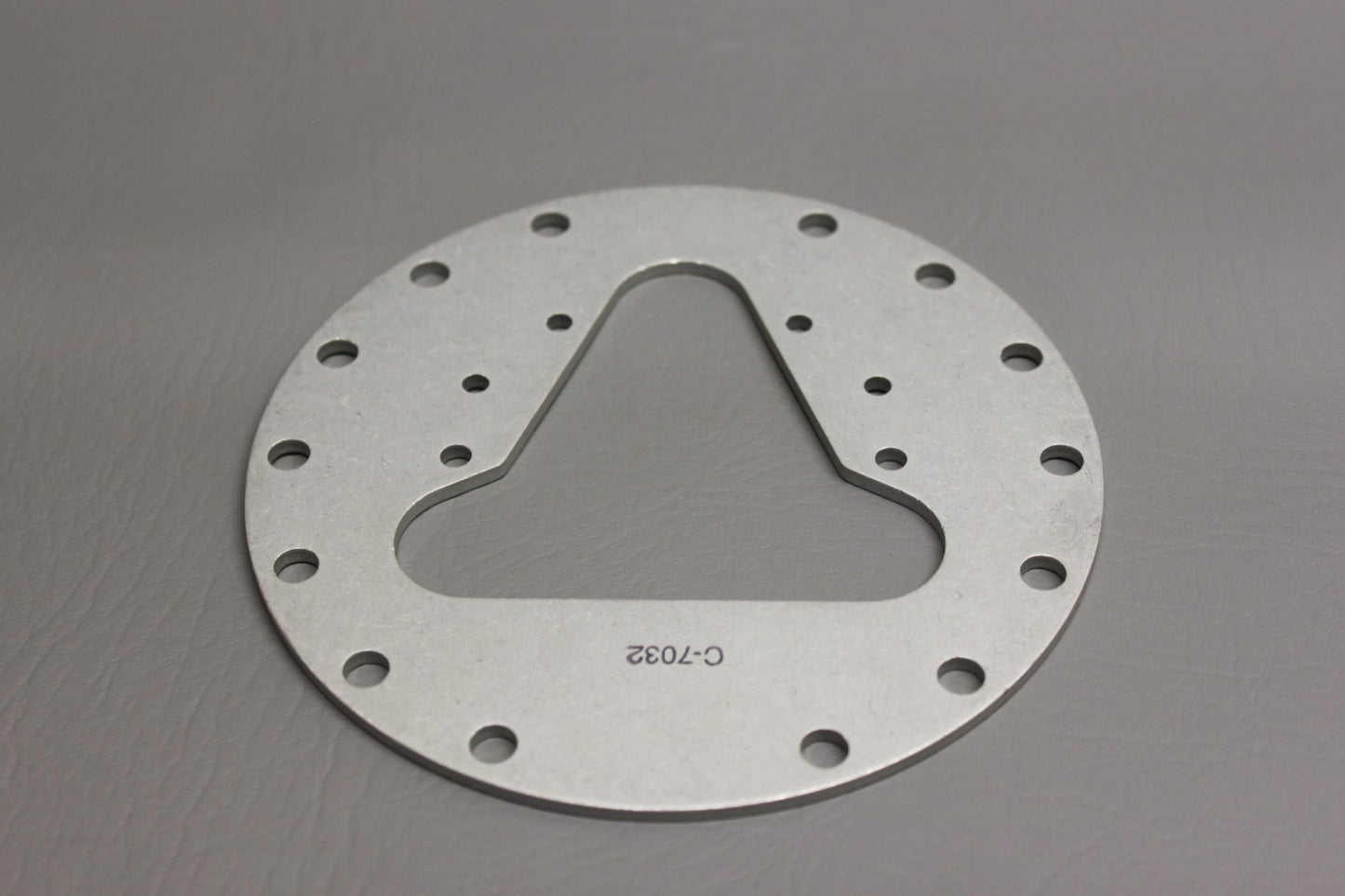 C7032 Cessa Plate