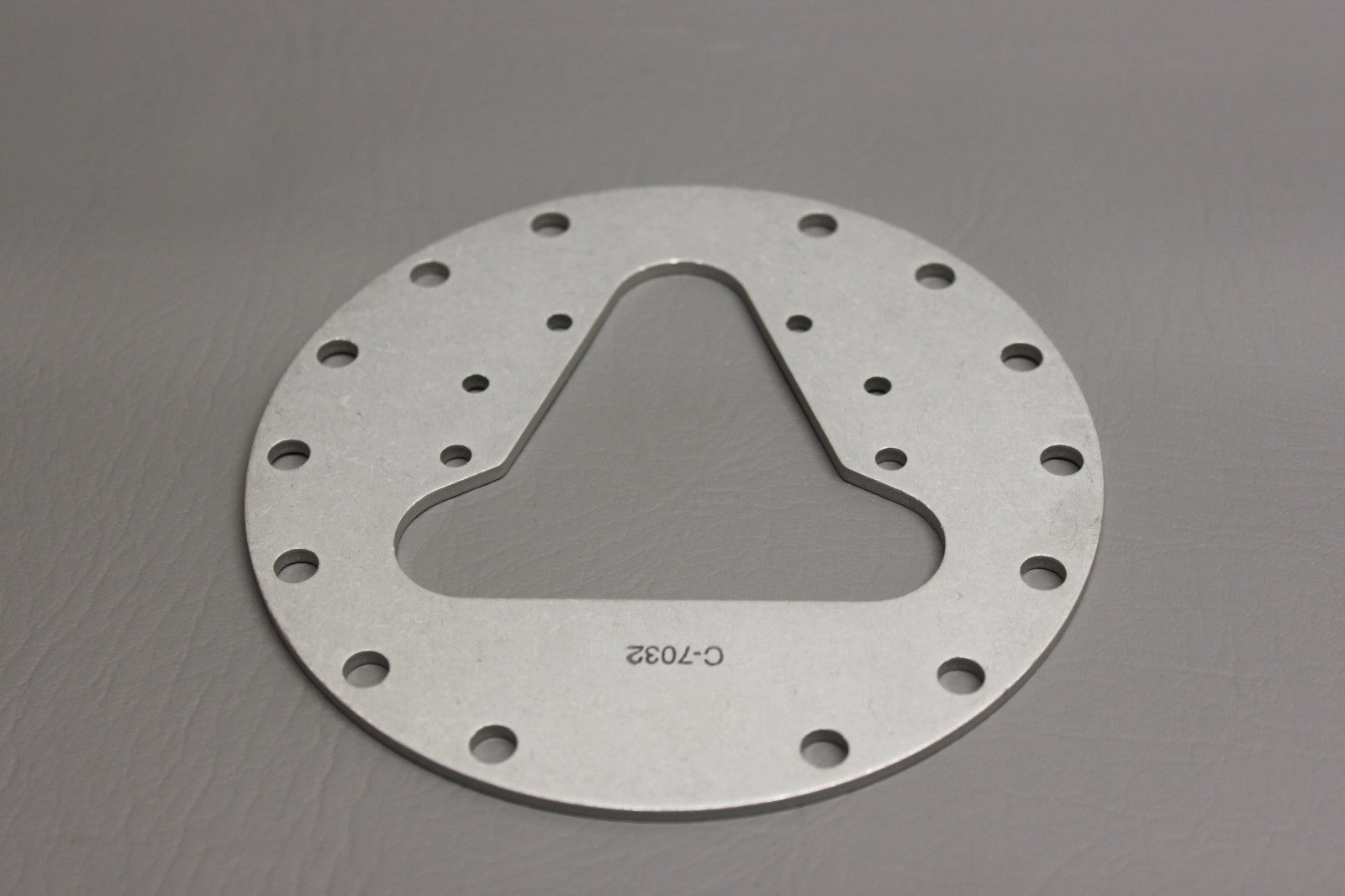 C7032 Cessa Plate