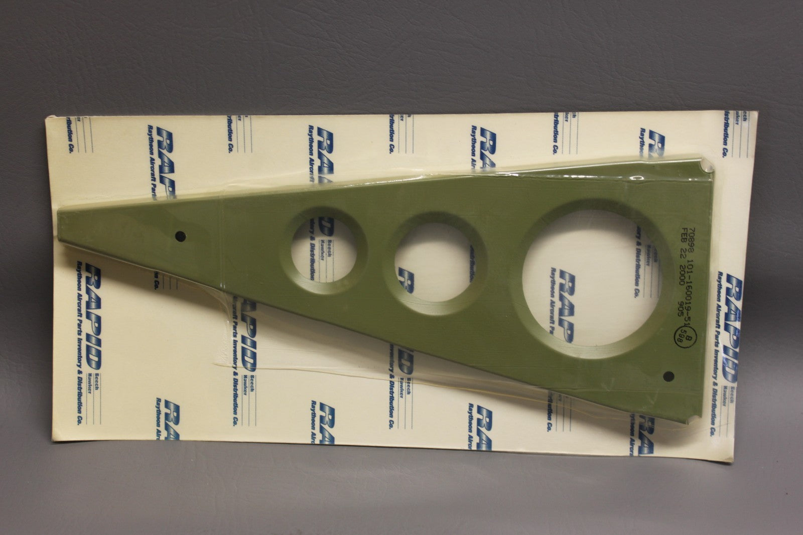 101-160019-51 RIB CENTER SECTION INBD FLAP