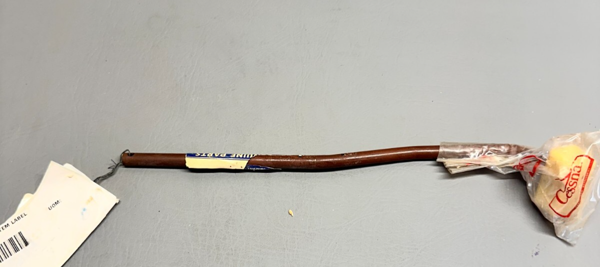 0414229-7 Cessna Handle