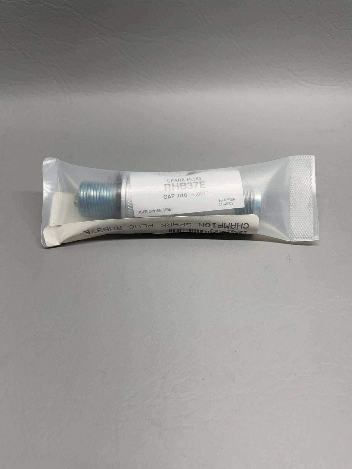 Champion Spark Plug P/N RHB37E
