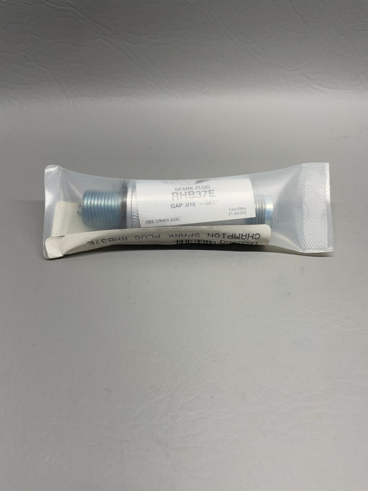 Champion Spark Plug P/N RHB37E